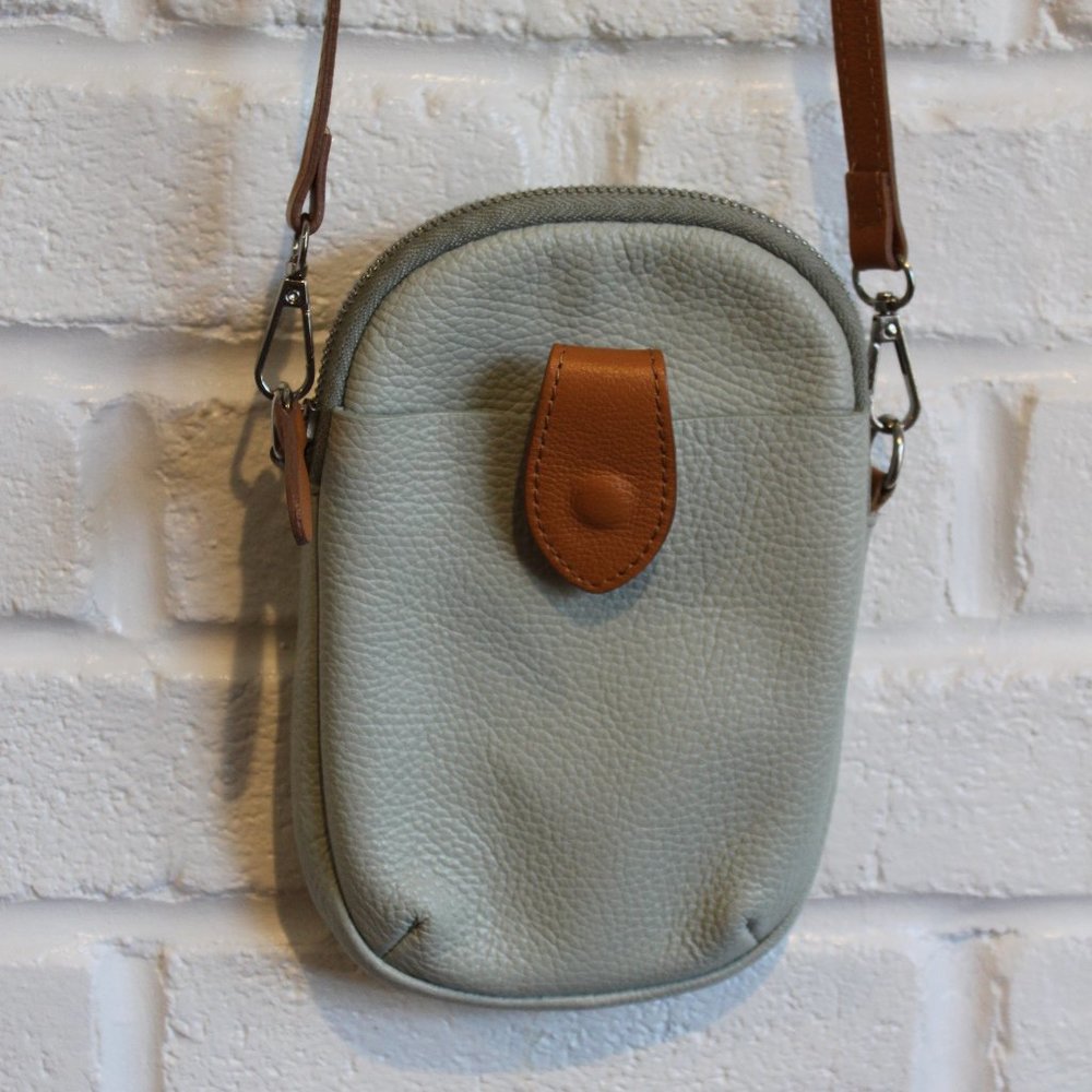 Divina Firenze Amanda Leather Cell Phone Crossbody Bag Purse 8 x 5.5 Latte Italy